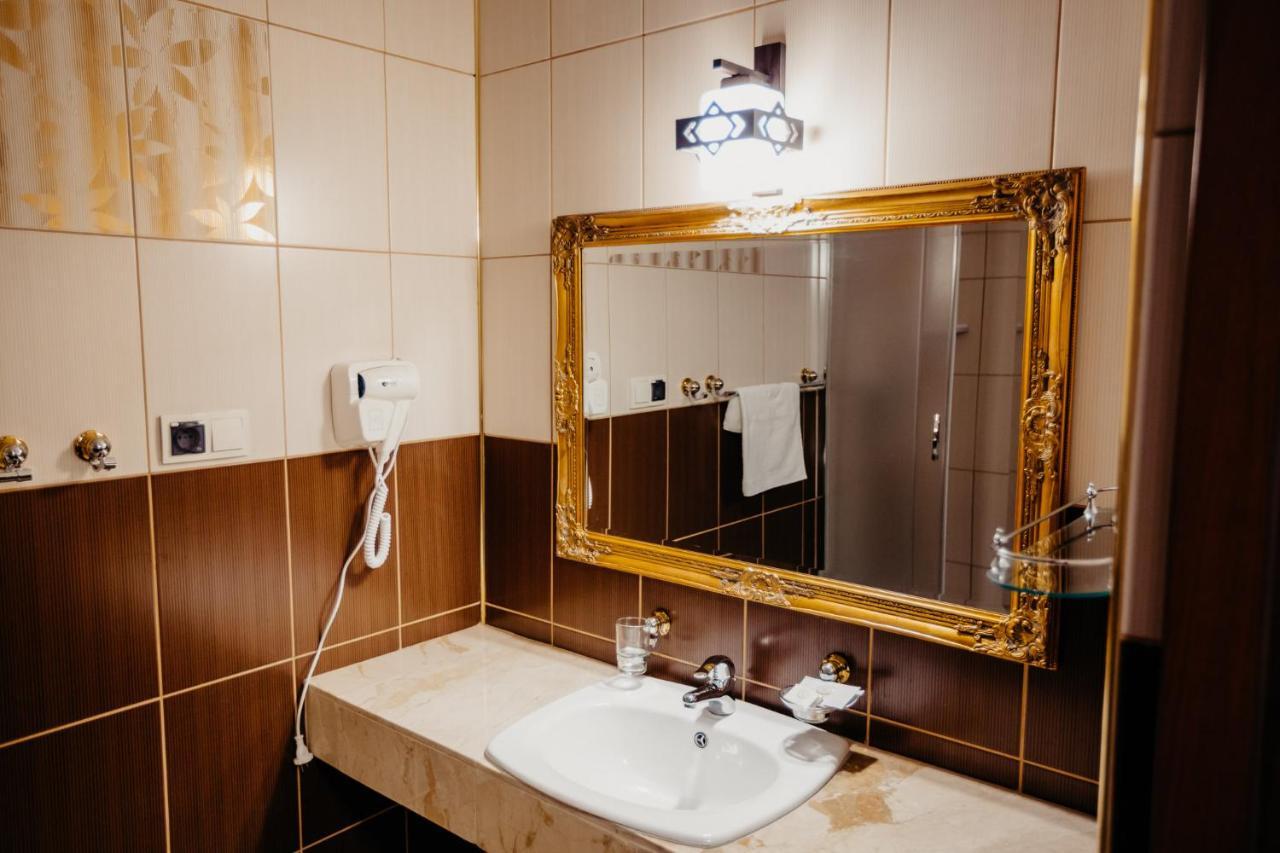 Korczowa 3*